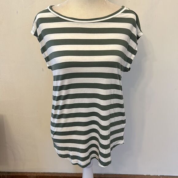 Gap green white striped muscle tee Size XS EUC - Picture 2 of 9